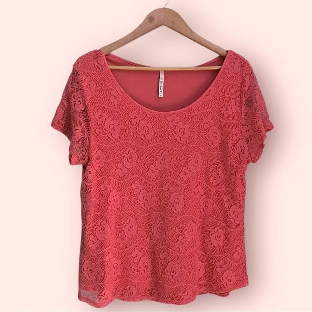 Leo Nicole~Women’s Lace Coral Blouse XL – Romantic, Soft, Flowy - Picture 1 of 9